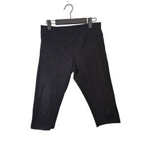 Zelia black knee length leggings. M.
